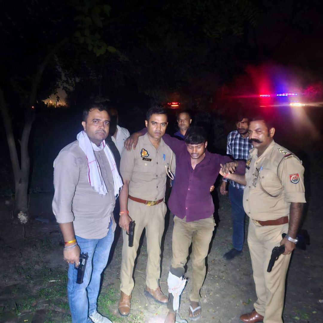 पुलिस मुठभेड़ में तीन शातिर चोर गिरफ्तार, दो के पैर में लगी गोली; सर्राफा दुकानों में चोरी का हुआ खुलासा