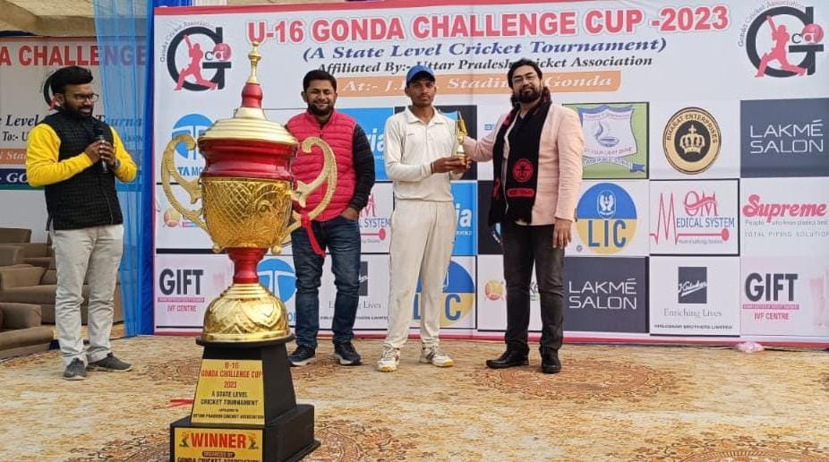 गोंडा : गोंडा चैलेंज कप के दूसरे दिन चार टीमों के मध्य हुई भिड़ंत , लखनऊ व अयोध्या की टीम रही विजेता