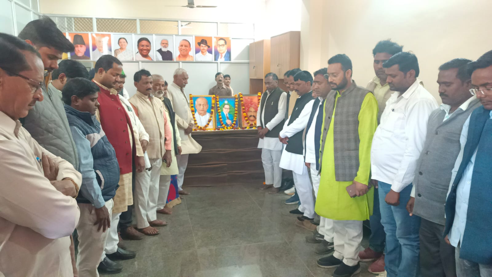 युवा विधायक स्वर्गीय राहुल प्रकाश कोल जी को जिला के बैठक में दी श्रद्धांजलि।