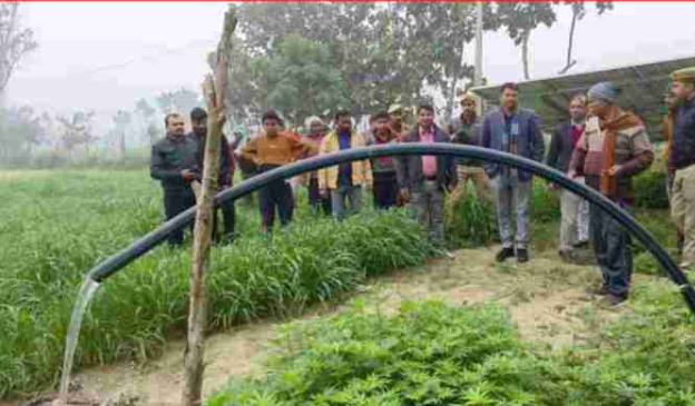 गोंडा : सब मिशन आन एग्रीकल्चर एक्सटेंशन योजना के अंतर्गत गेहूं फसल प्रदर्शन सोलर पंप तथा फार्म मशीनरी बैंक का डीएम ने किया निरीक्षण