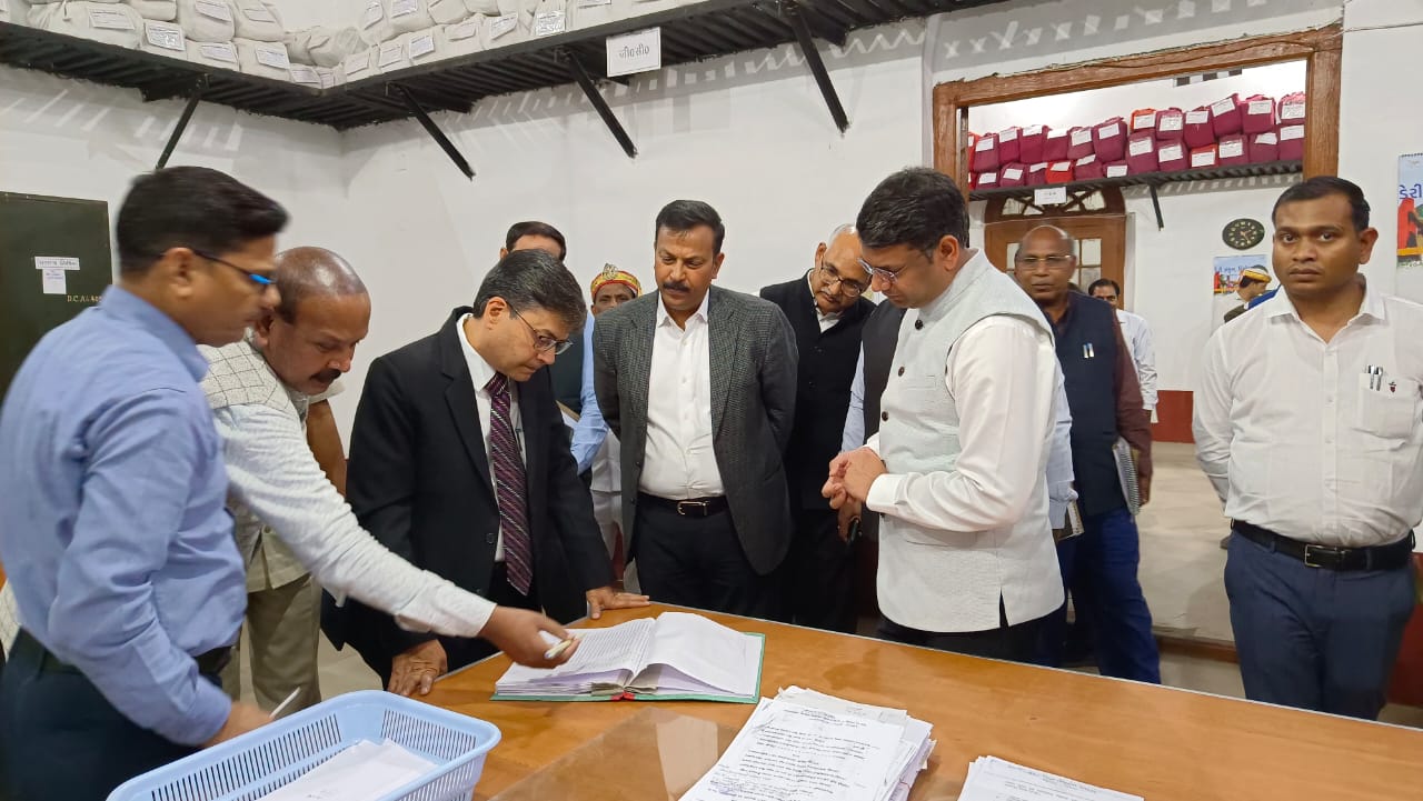 डीएम की अध्यक्षता में जल जीवन मिशन की समीक्षा बैठक हुई संपन्न