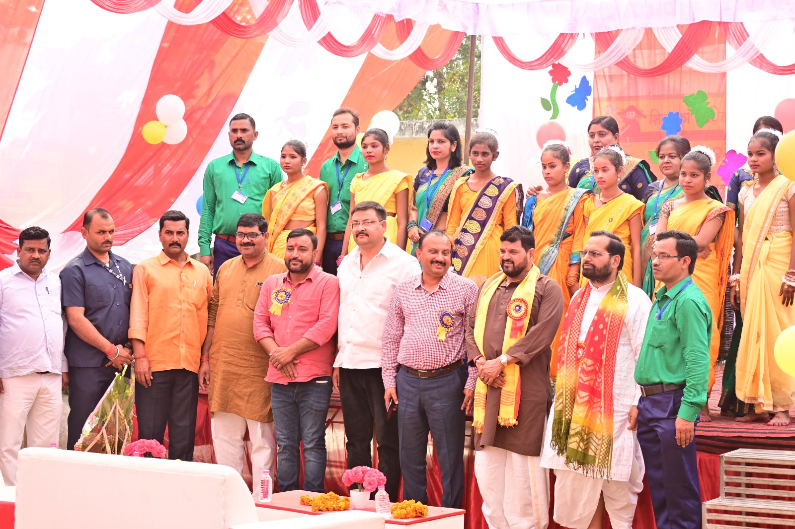 बृजभूषण शरण सिंह जी ने कंपोजिट विद्यालय विश्रोहरपुर नवाबगंज गोंडा में हर्षोल्लास के साथ मनाया वार्षिकोत्सव कार्यक्रम