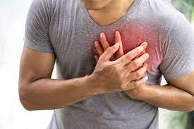 क्या कोरोना वैक्सीन की वजह से हो रहे हैं Heart Attack?