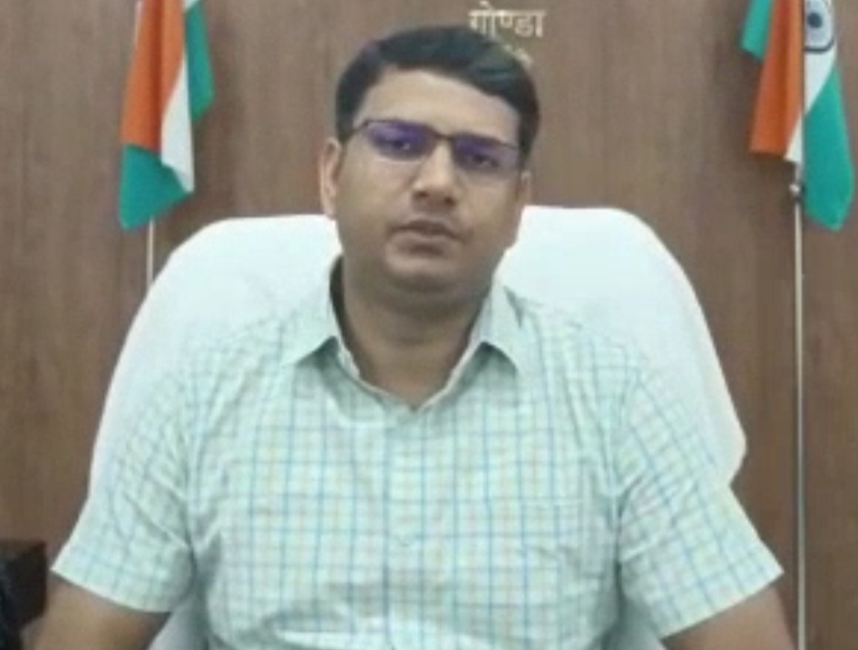अवैध शराब व धन को किया जाए जब्त, मतदान स्थल पर हो मतदान कार्मिकों के लिए सभी जरूरी व्यवस्थायेंअवैध शराब व धन को किया जाए जब्त - डीएम