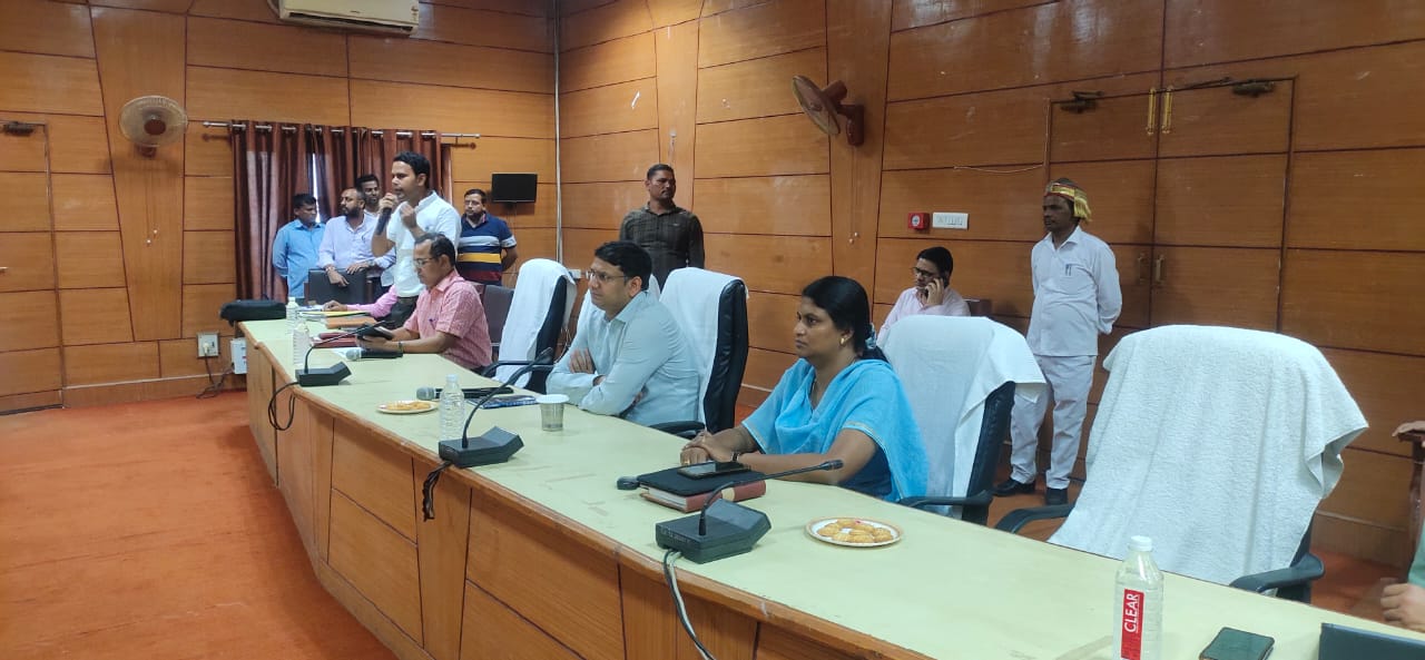 आरओ और एआरओ को दिया गया चुनाव सम्बन्धी प्रशिक्षण