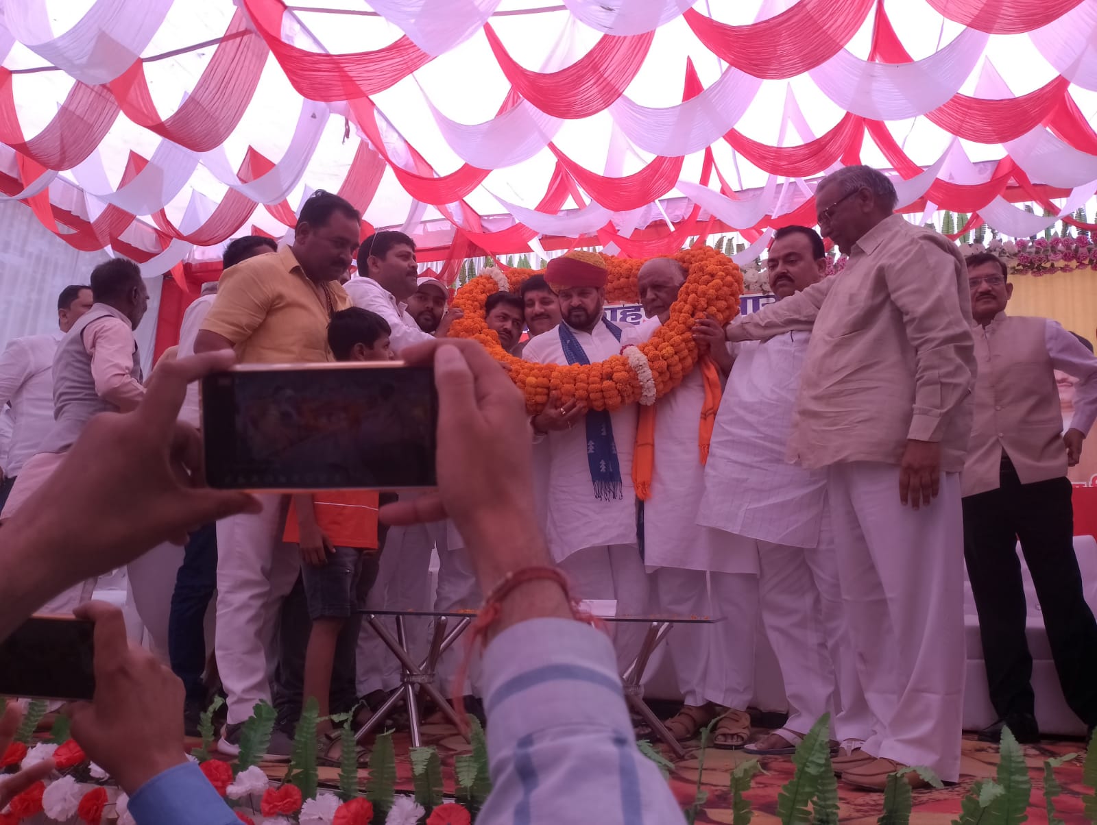 गोंडा : नगर पंचायत परसपुर में नवनिर्वाचित अध्यक्ष व सभासदों को दिलाया गया शपथ