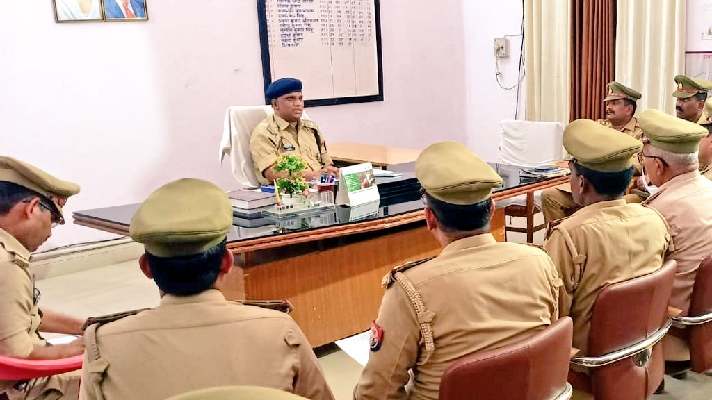 गोंडा : अपर पुलिस अधीक्षक ने जनपद में महिला संबंधी अपराधो से लंबित विवेचनाओं के निस्तारण हेतु किया अर्दली रूम, विवेचनाओं के शीघ्र निस्तारण हेतु संबंधित विवेचकों को दिए आवश्यक दिशा निर्देश