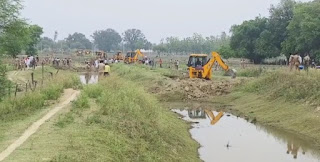 गोंडा में, परसा गोंड़री गांव छावनी में तब्दील,नहर की हुई खुदाई