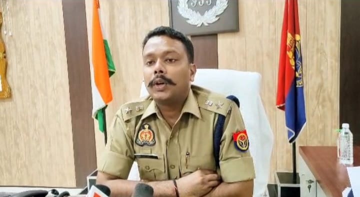 गोंडा : नवागत तेज तर्रार पुलिस अधीक्षक अंकित मित्तल ने कोतवाली नगर के प्रभारी निरीक्षक राकेश कुमार सिंह को देर रात मीटिंग के दौरान किया सस्पेंड