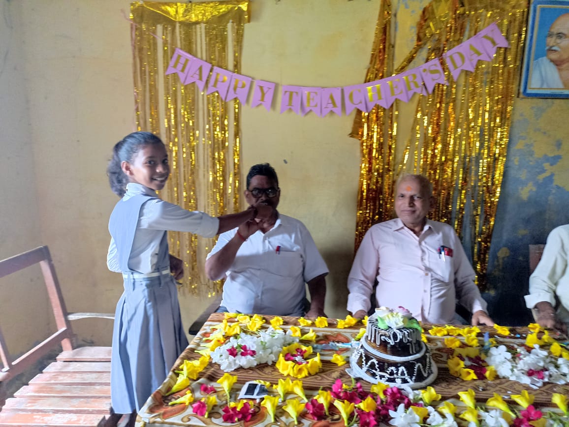 गोंडा : परसपुर : शिक्षक दिवस पर मनाया गया भारत रत्न व पूर्व शिक्षा विद डॉक्टर सर्वपल्ली राधाकृष्णन का जन्म दिवस
