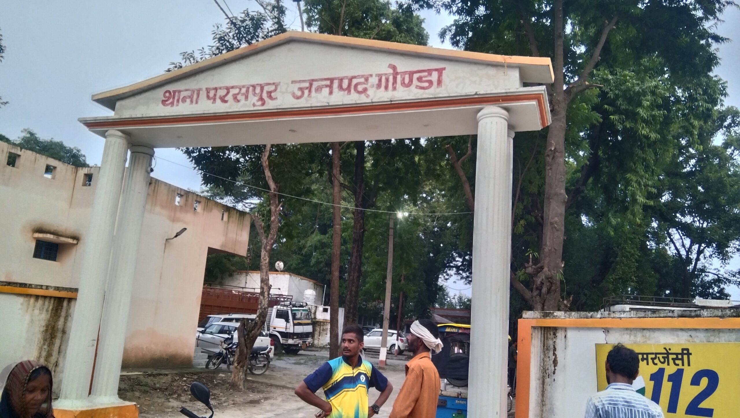 गोंडा : दवा कराकर घर वापस लौट रहे साइकिल सवार को डंफर ने रौंदा , मां बेटे की मौत , पिता घायल