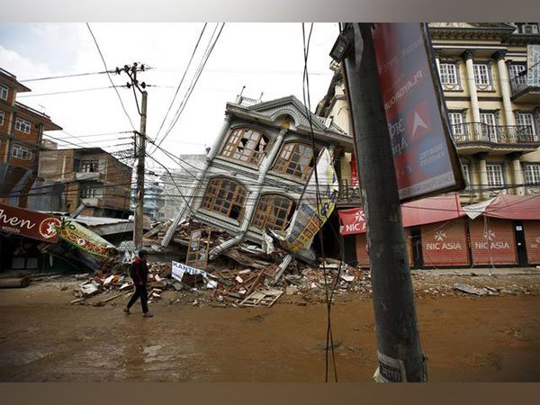 देर रात भूकंप ने नेपाल में मचाही तबाही भूकंप की जद में आने से 150 लोगों की मौत