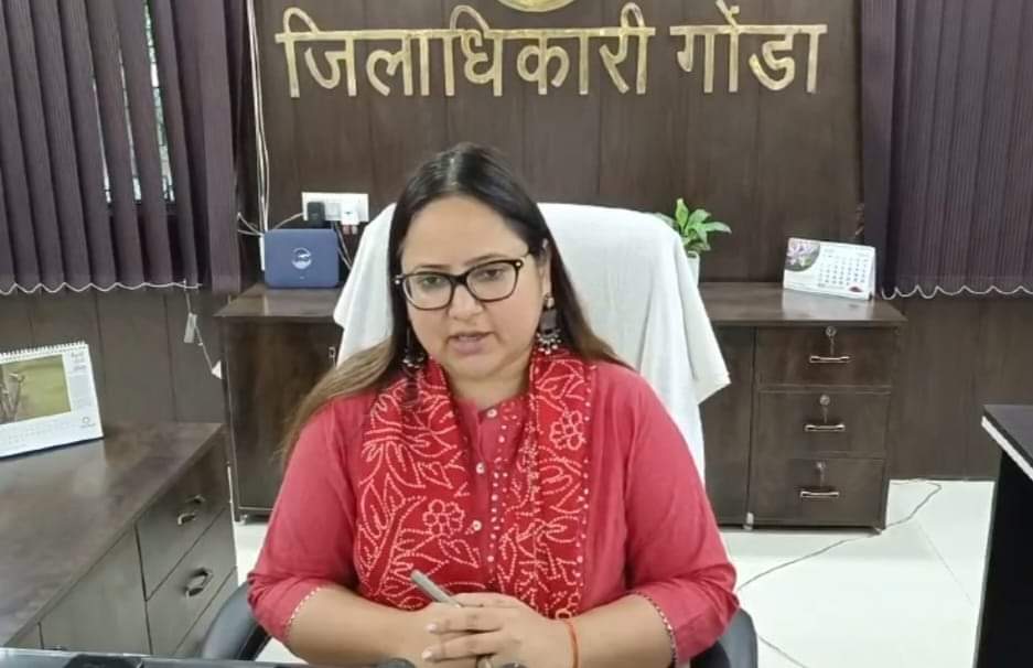 गोंडा : शीतलहर के दृष्टिगत  विद्यालय में एक बार फिर बढ़ाया गया अवकाश
