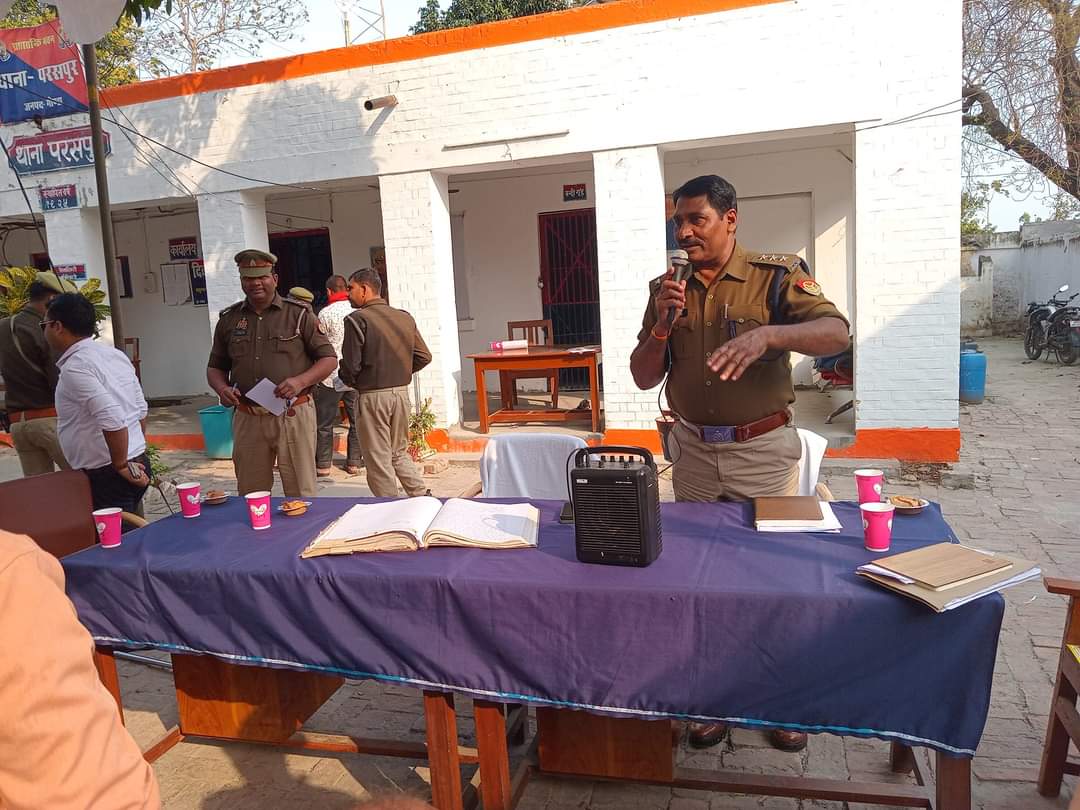 गोंडा : एसडीएम करनैलगंज व सीओ ने होली त्यौहार के पर्व को शांतिपूर्वक मनाने की अपील की