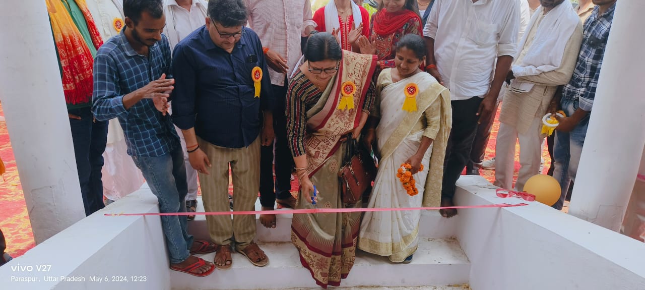 गोंडा : डॉ वीना सिंह ने प्रगति डिजिटल लाइब्रेरी का फीता काटकर किया शुभारंभ