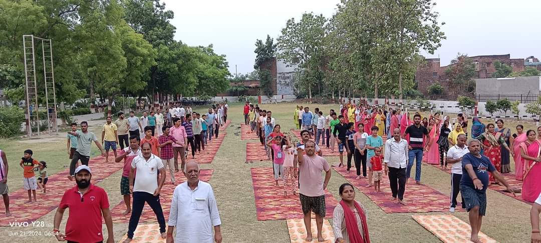गोंडा : अंतर्राष्ट्रीय योग दिवस पर महाविद्यालय में किया गया योगाभ्यास
