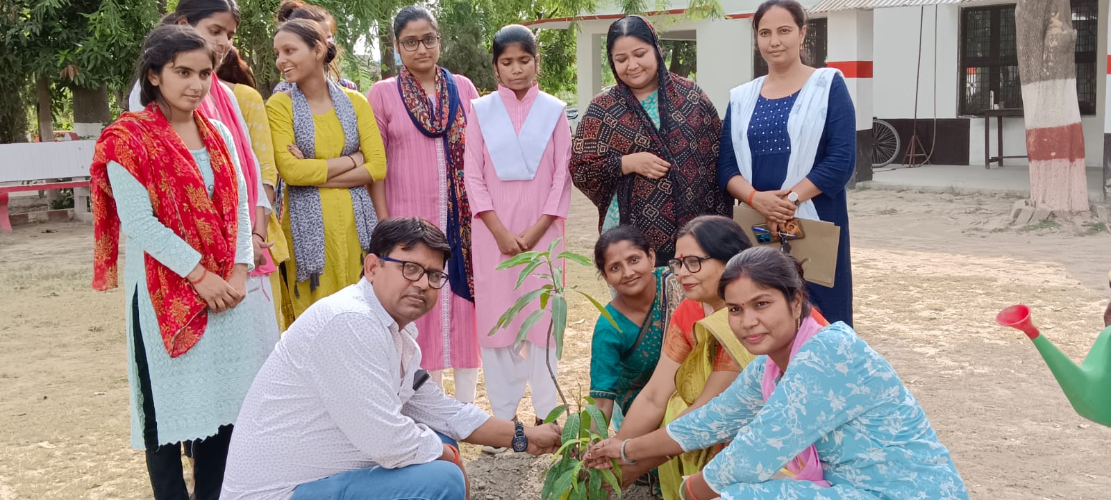 गोंडा : विश्व पर्यावरण दिवस पर महाविद्यालय परिसर में पौध रोपित कर आमजन को दिया पर्यावरण के प्रति संदेश