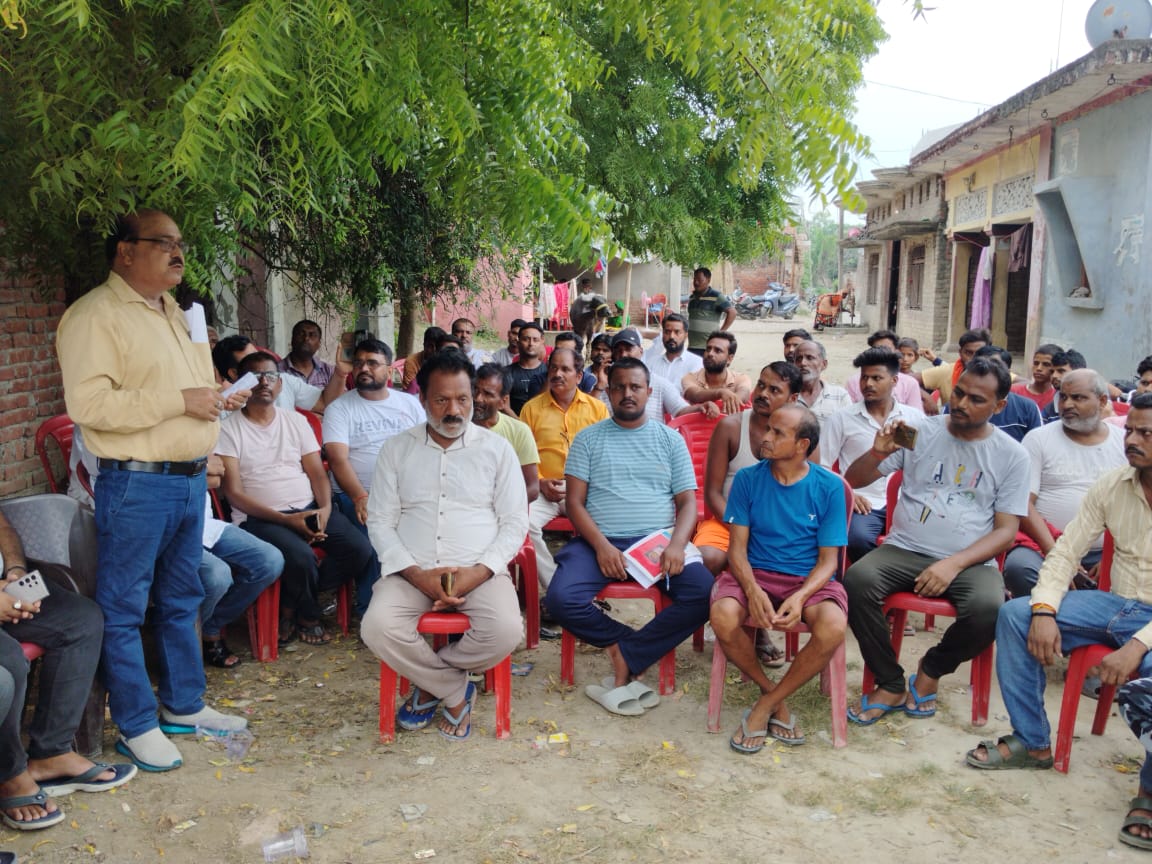 गोंडा : परसपुर में ओमप्रकाश हत्याकांड पर महापंचायत, गैंगस्टर एक्ट के तहत कार्रवाई की मांग