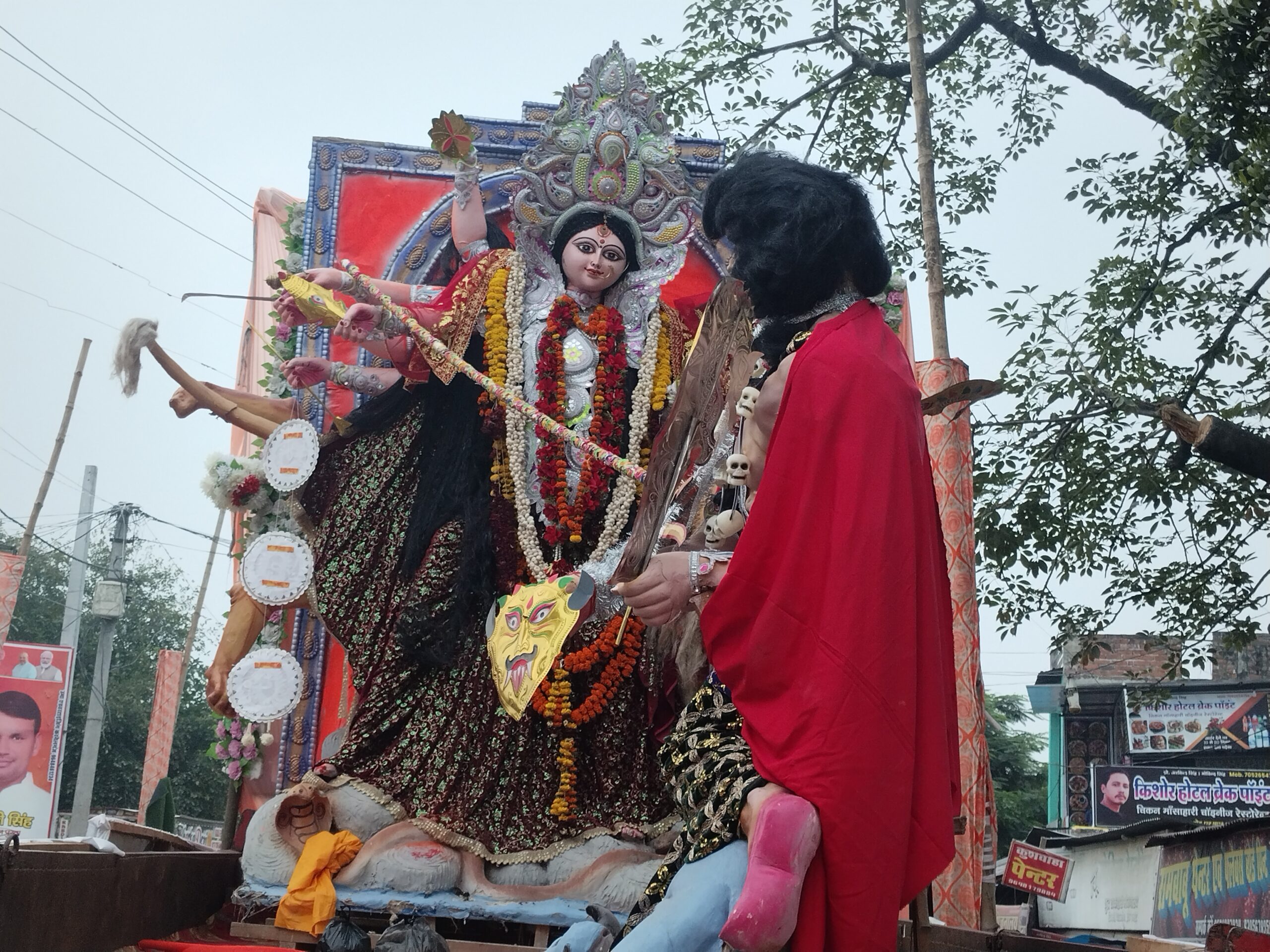 गोंडा : गाजे-बाजे और जयकारों के साथ मां अष्टभुजी दुर्गा की भव्य विदाई