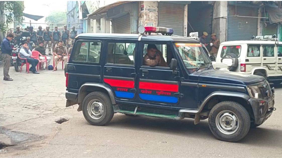 UP: संभल की जामा मस्जिद में सर्वे के दौरान उग्र हुई भीड़, पुलिस पर पथराव और फायरिंग; स्थिति बेहद तनावपूर्ण