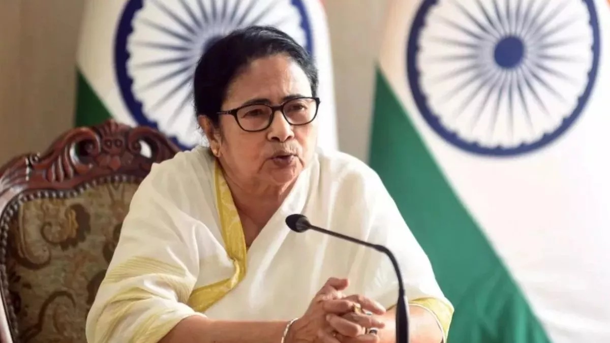बांग्लादेश में शांति सेना भेजी जाए', CM ममता ने केंद्र को दिया प्रस्ताव; UN से हस्तक्षेप की अपील।
