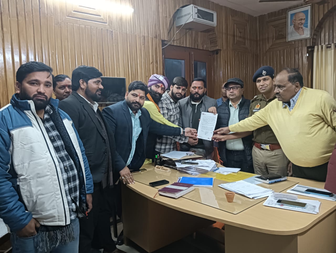 गोंडा : किसानों की एकजुटता के आगे झुका चीनी मिल प्रबंधन, 10 करोड़ के भुगतान का वादा