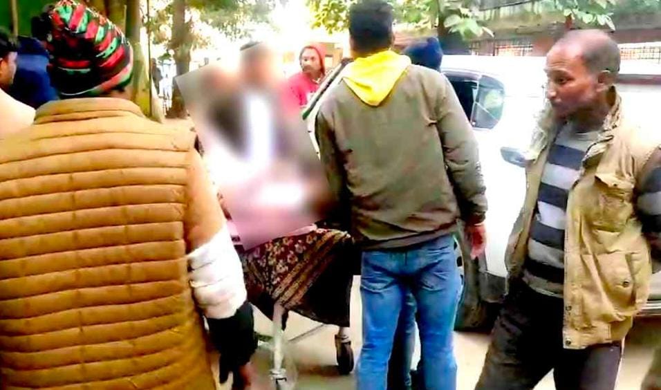 गोंडा : प्रेमिका से दूरी बर्दाश्त नहीं कर पाया युवक, खुद को लगाई आग