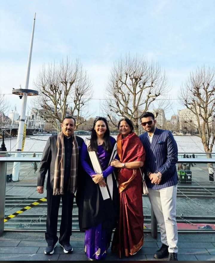 गोंडा : पूर्व मंत्री योगेश प्रताप सिंह की बेटी तृषा सिंह ने लंदन में रचा नया इतिहास, मिल रही बधाईयां