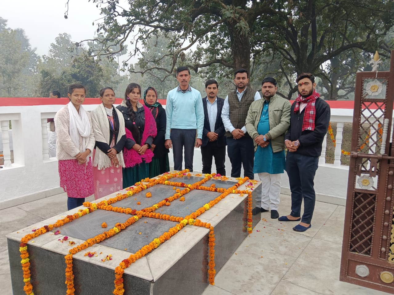 गोंडा : पूर्व प्रवक्ता एम.पी. शुक्ला की जयंती पर श्रद्धा सुमन अर्पित कर दी गई भावभीनी श्रद्धांजलि