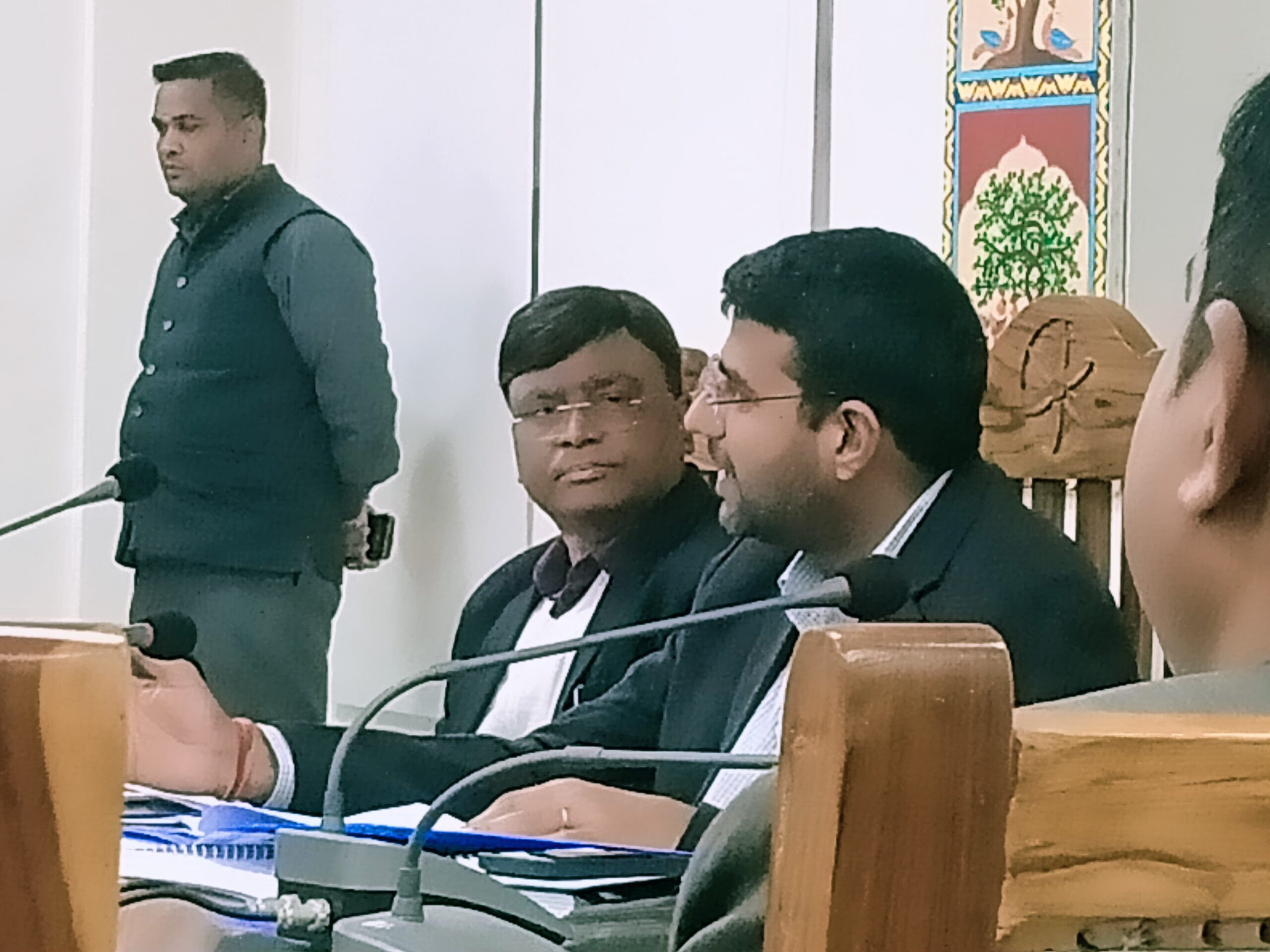 जिलाधिकारी श्री दीपक मीणा आईएएस की अध्यक्षता में राजस्व कार्यों व ई—आफिस प्रणाली के सम्बंध में समीक्षा बैठक सम्पन्न.... 03.02.2025