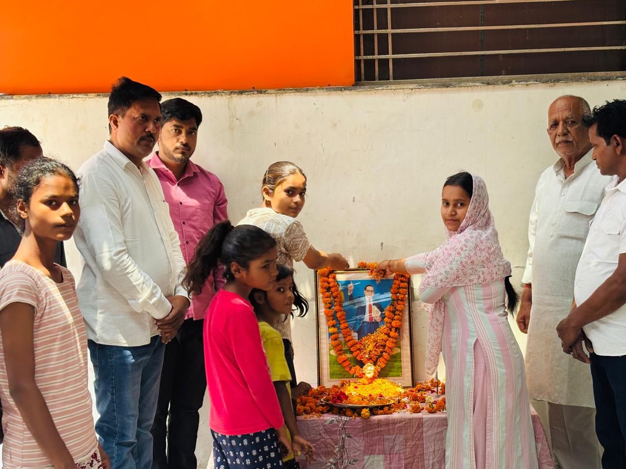 गोंडा : परसपुर मंडल में श्रद्धापूर्वक मनाई गई डॉ. भीमराव अंबेडकर की 134वीं जयंती