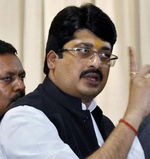 पहलगाम आतंकी हमले पर भड़के राजा भइया कहाआतंकवाद का मज़हब होता है कश्मीर जाकर हम जेहाद को बढ़ावा देते हैं