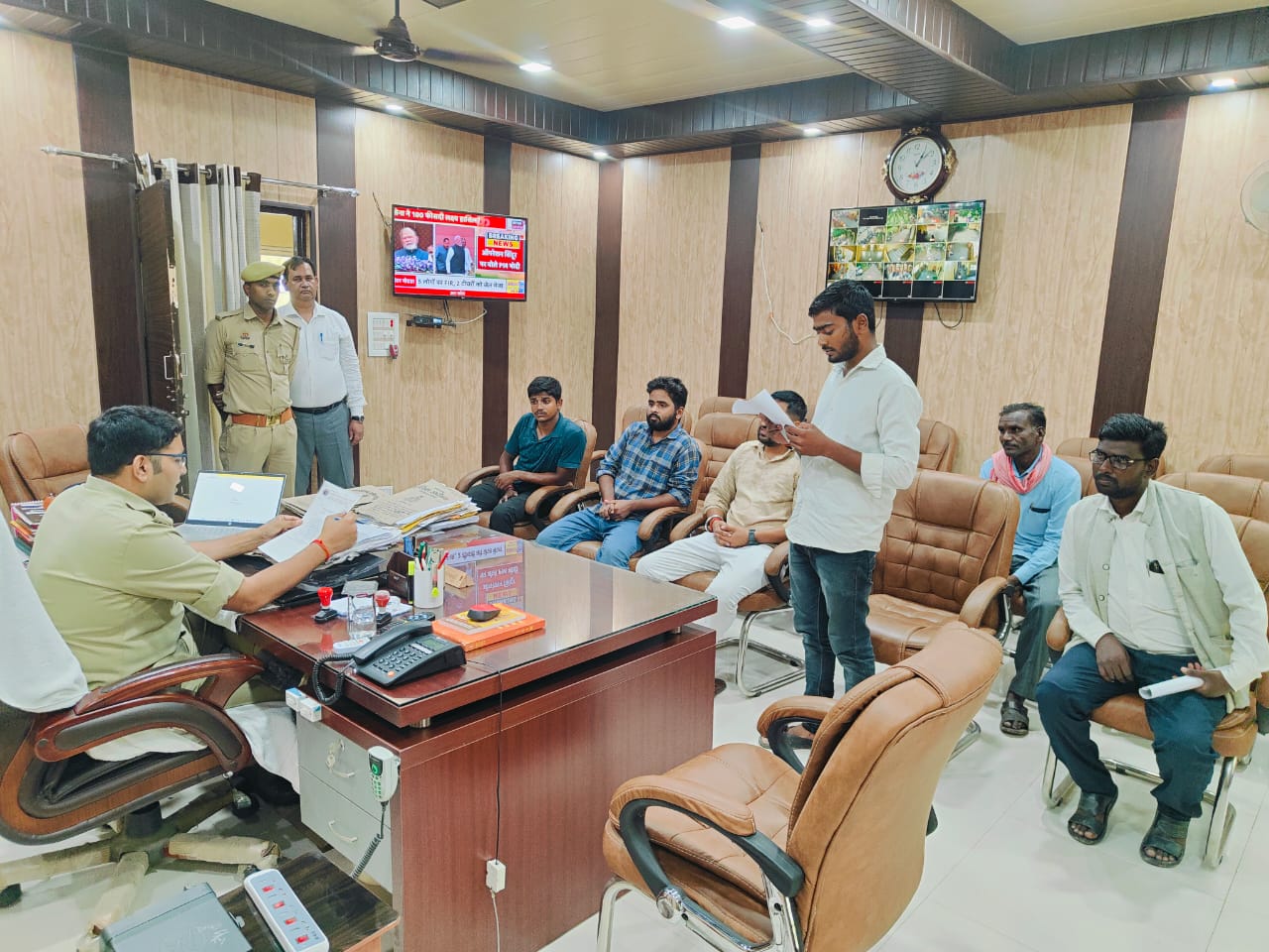 गोंडा : प्रोफेसर पर हमले के विरोध में अखिल भारतीय विद्यार्थी परिषद ने पुलिस अधीक्षक को सौंपा ज्ञापन, गिरफ्तारी नहीं हुई तो होगा उग्र आंदोलन
