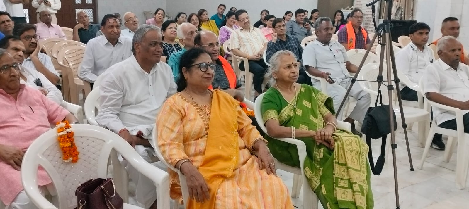 गोंडा : चंद्रशेखर आज़ाद जयंती एवं हरियाली तीज काव्य समारोह संपन्न