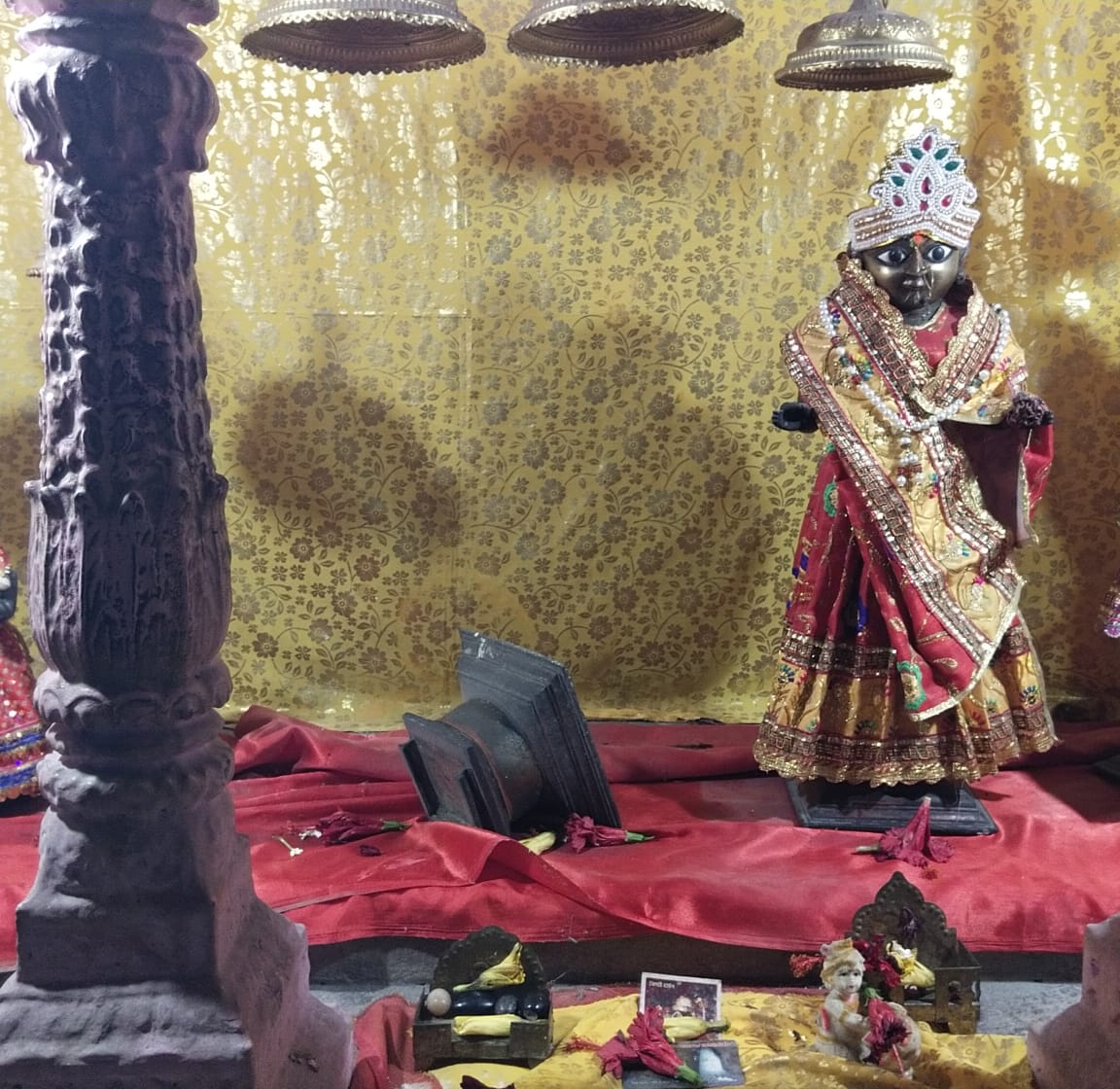 गोंडा : छह दिन बाद बिना लड्डू गोपाल के कैसे मनाई जाएगी श्री कृष्ण जन्माष्टमी