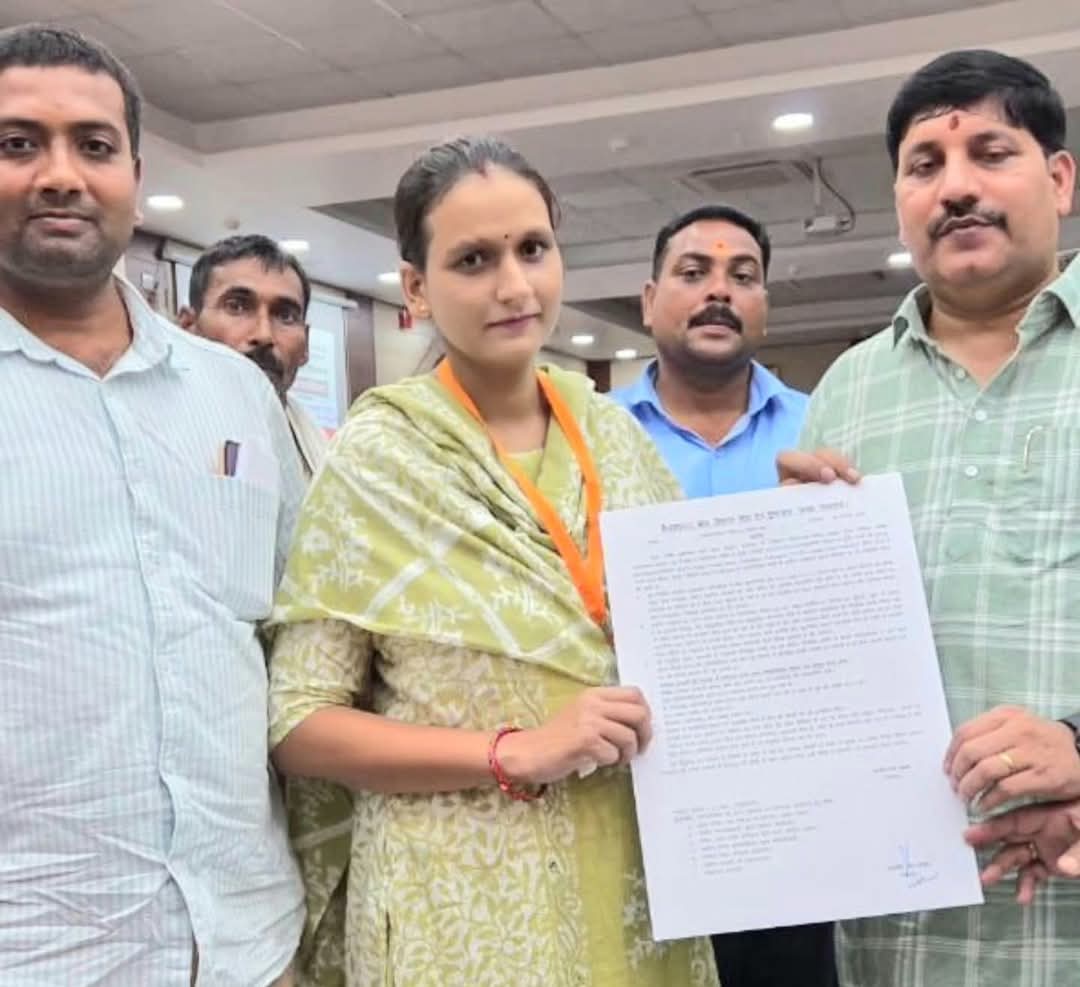 गोंडा : परसपुर की तीन होनहार बेटियों को मिली बड़ी जिम्मेदारी,गोण्डा में नव चयनित सेविकाओं को सौंपे गए नियुक्ति पत्र