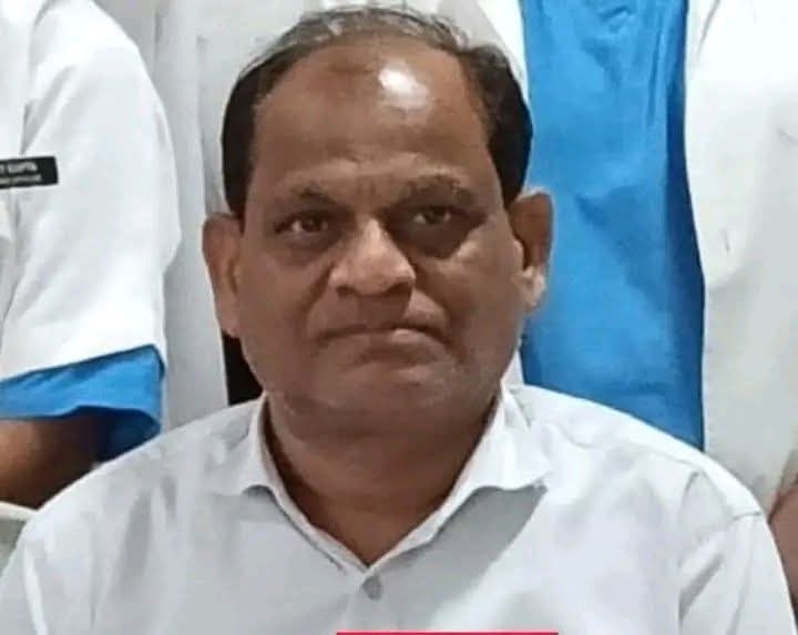 गोंडा : गोंडा CMO रश्मि वर्मा हटाईं गईं, डॉ. संतलाल पटेल नए CMO नियुक्त